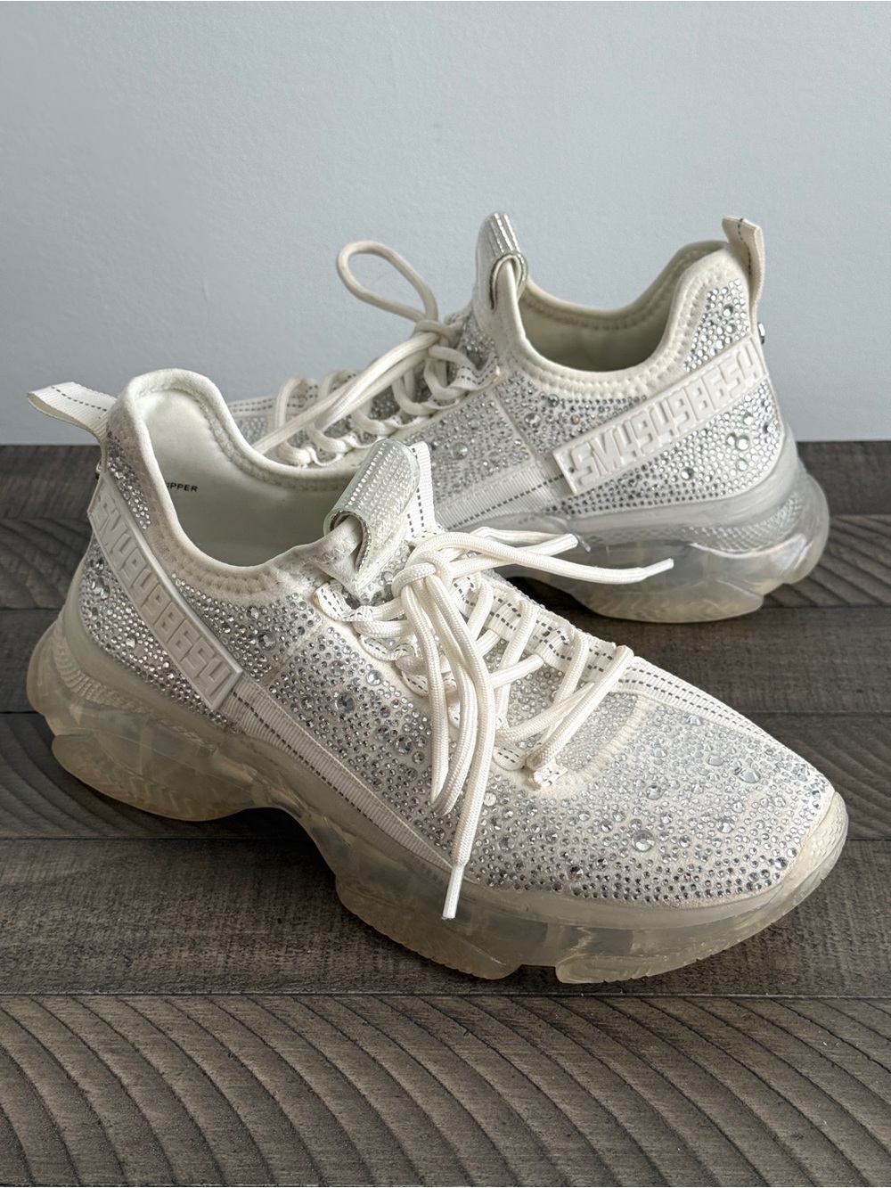 Steve Madden Maxima-R White Sneakers Rhinestones Women’s Size 9M